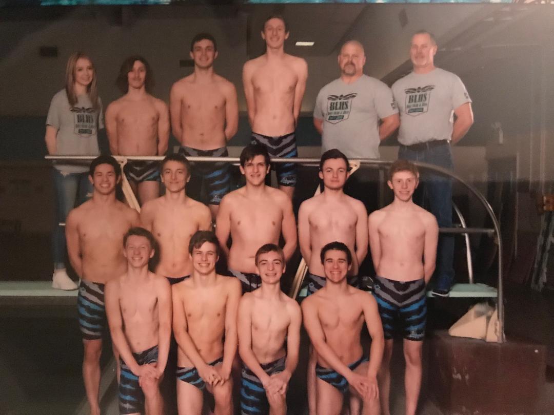 boys high school swim team